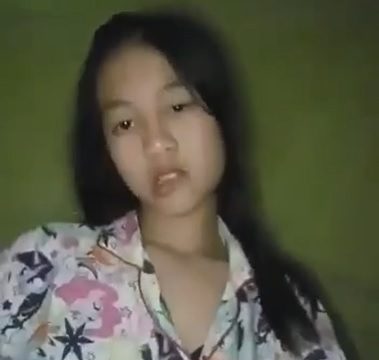 Bokep Indo Naurah SMA Memek Tembem Lagi Sange